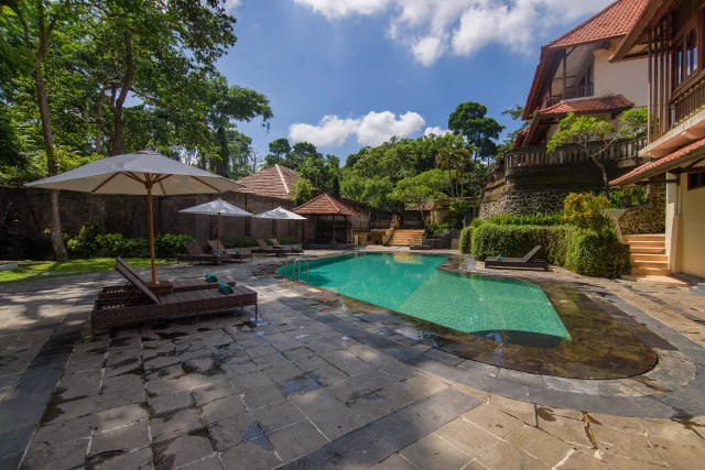 Swimming Pool 18